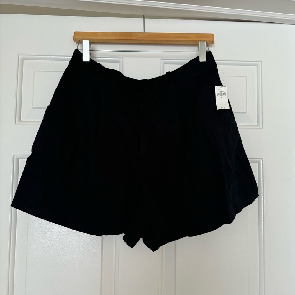 Gap Pleated Linen Shorts